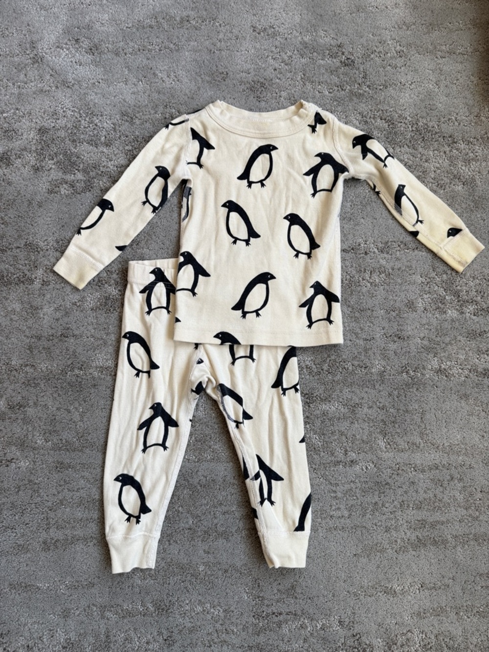 HANNA ANDERSSON Cream Penguin Print Kids Pajama Set - Long Sleeve Top & Pants